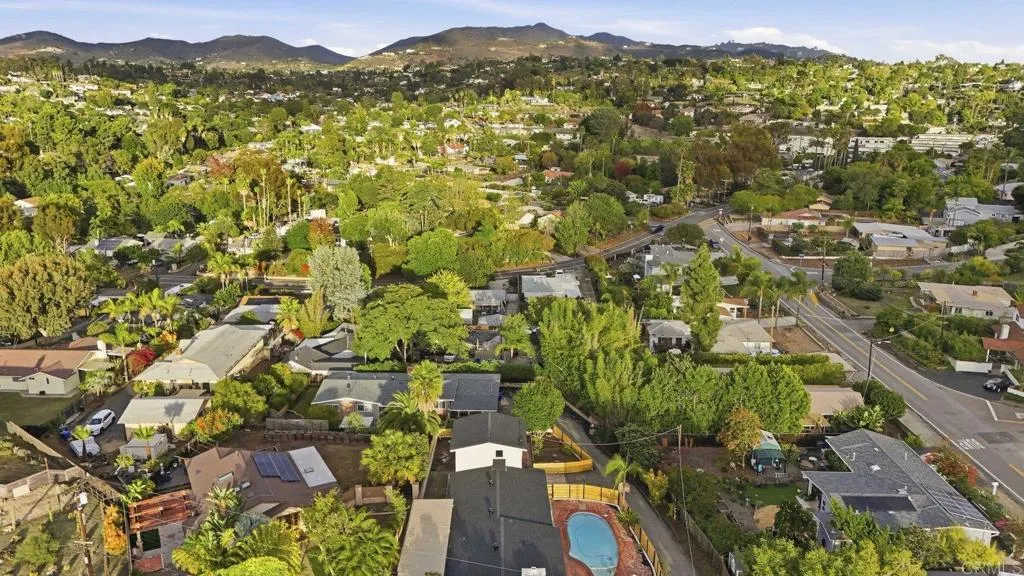 https://cdn.realtyfeed.com/cdn/127/306612328/6ac5c17a443f6b7da8615b1c01e1e955.webp
