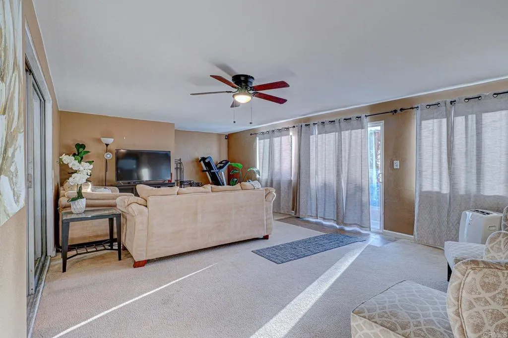 https://cdn.realtyfeed.com/cdn/127/306612360/f9821143f0be9f5d844b13b0994ff98a.webp
