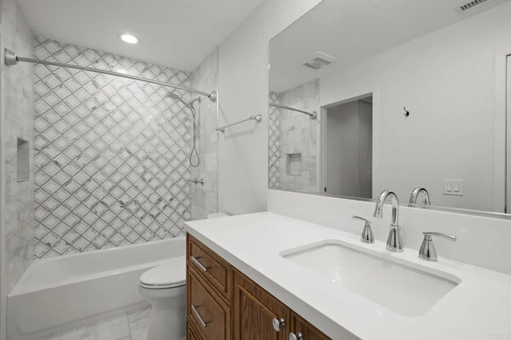https://cdn.realtyfeed.com/cdn/127/306612390/4cc5083f560a104064e6ae667361f1d8.webp