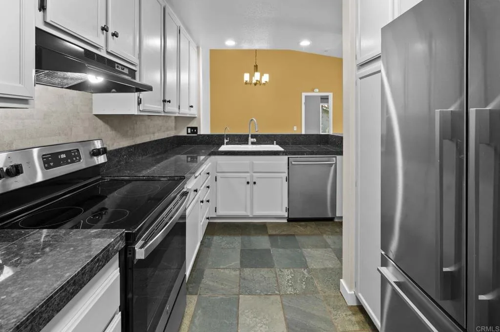 https://cdn.realtyfeed.com/cdn/127/306612390/b3b3d96217a7e3aa7b6a4c7971730d64.webp