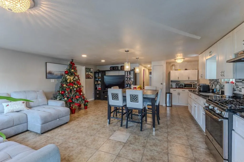 https://cdn.realtyfeed.com/cdn/127/306612458/0eb060706f0320cd6314dad6ed2b6df1.webp