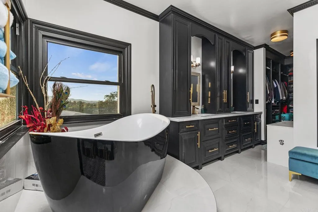 https://cdn.realtyfeed.com/cdn/127/306612472/3ce42f051e53f98a3b80014f5ac9afc4.webp