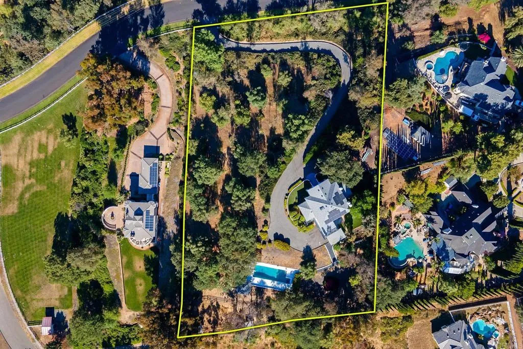 https://cdn.realtyfeed.com/cdn/127/306612472/6ae881877066babb733e56c790f40969.webp