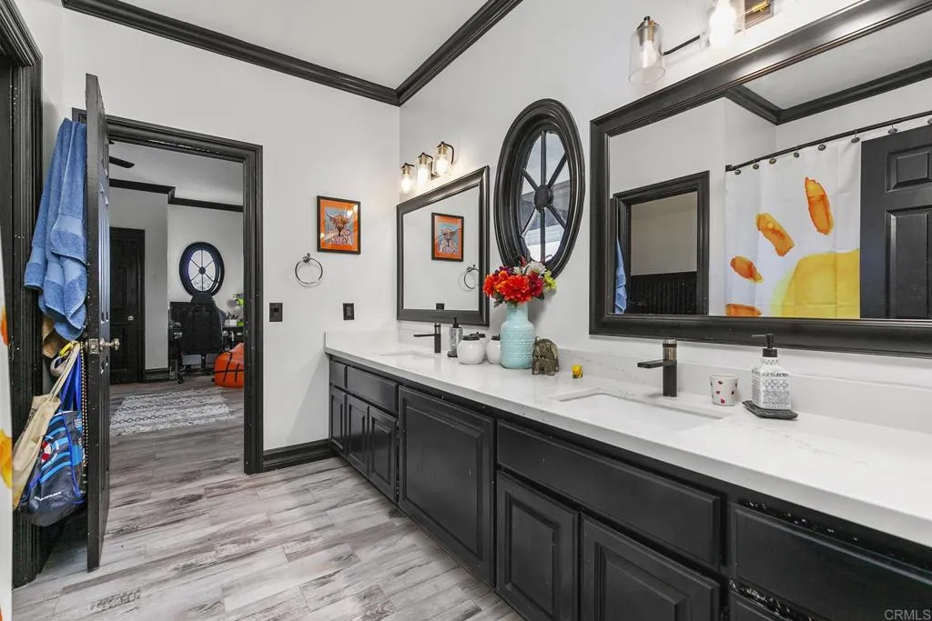 https://cdn.realtyfeed.com/cdn/127/306612472/ca027cc01134f349f6685042f23e151b.webp
