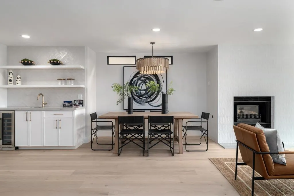 https://cdn.realtyfeed.com/cdn/127/306612492/2a861c3d75d58b67f43ef05c449b4535.webp