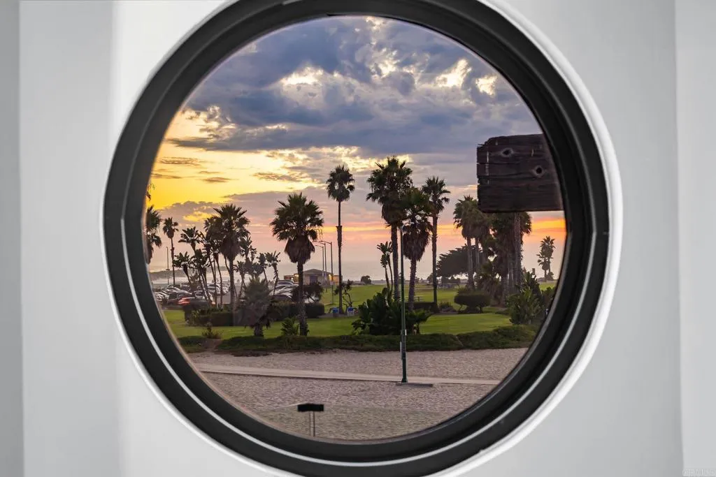 https://cdn.realtyfeed.com/cdn/127/306612492/9ee77b8b78b9d1fd0f74e861b3fa1ad5.webp