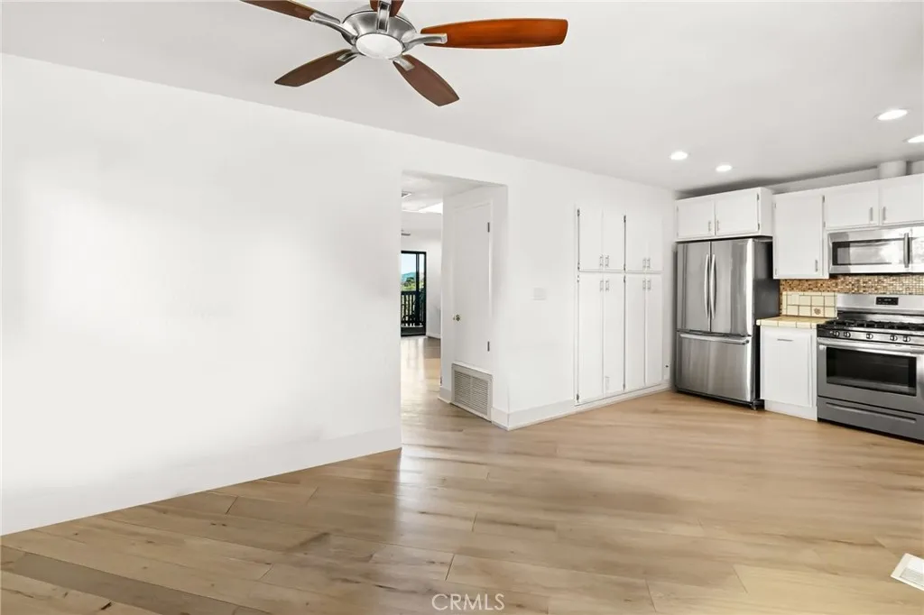 https://cdn.realtyfeed.com/cdn/127/306612495/22cfcaa5775b302352717bc0515f6f62.webp