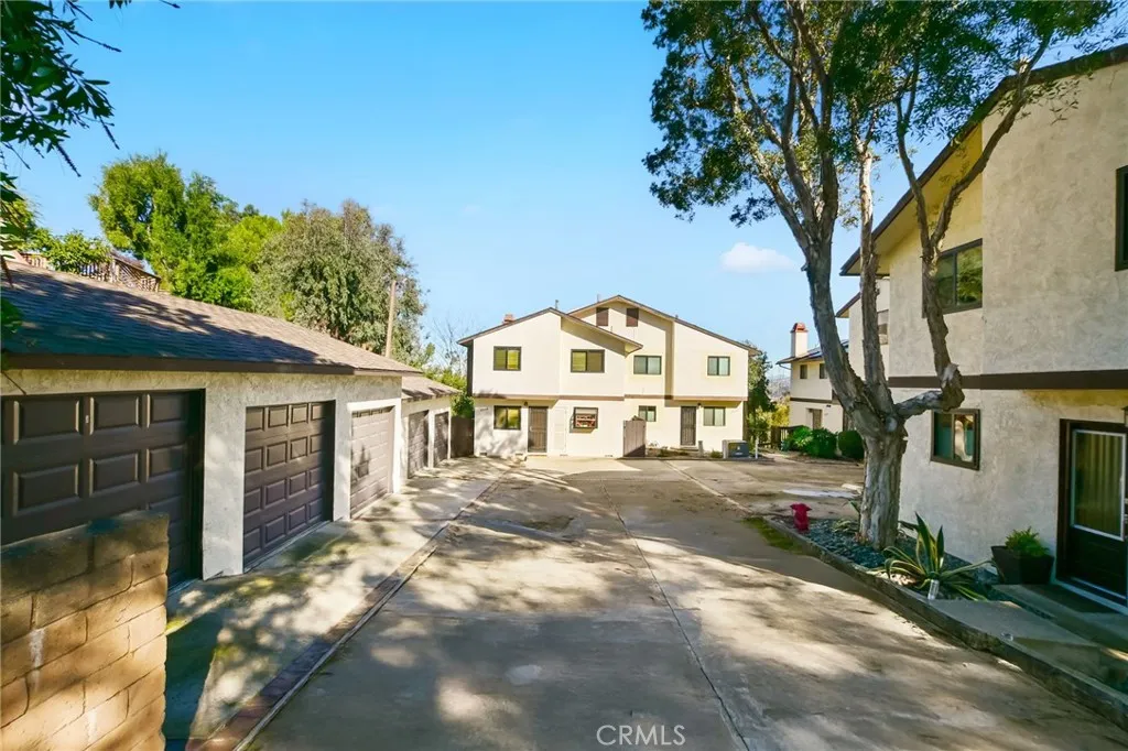 https://cdn.realtyfeed.com/cdn/127/306612495/5ca2bc71337292bfe7c41fad954906ef.webp