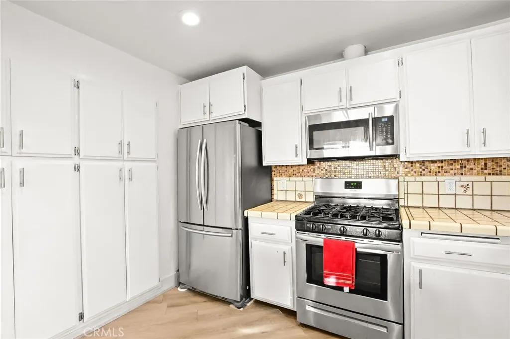 https://cdn.realtyfeed.com/cdn/127/306612495/c50d75eea1ab411b55197f9b6276f8d4.webp
