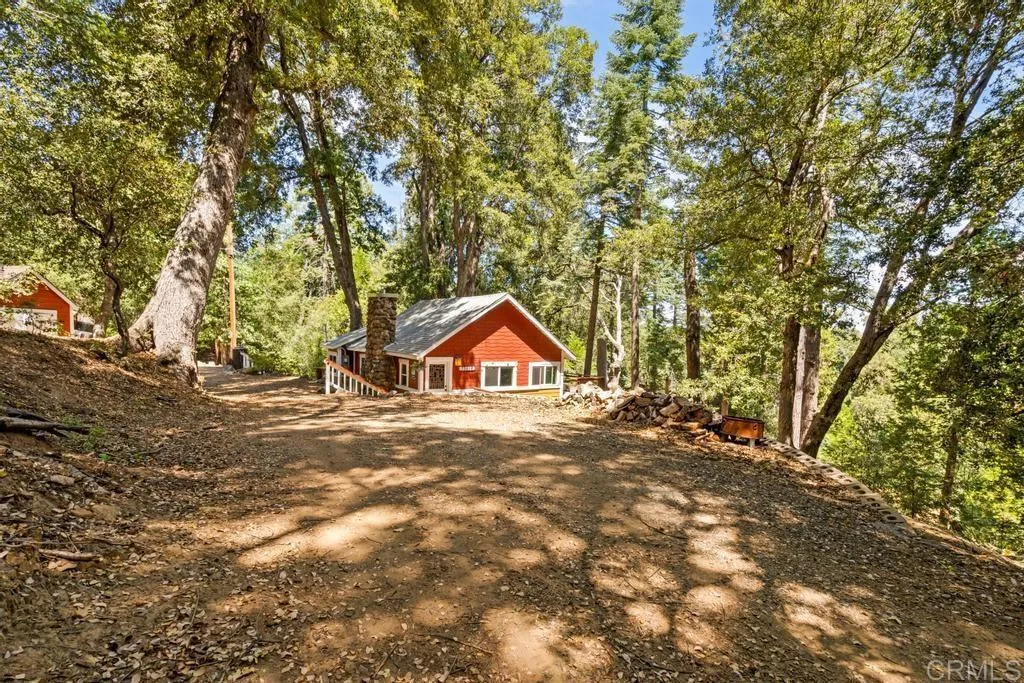 https://cdn.realtyfeed.com/cdn/127/306612500/74557259238533acd8efb793230183f1.webp