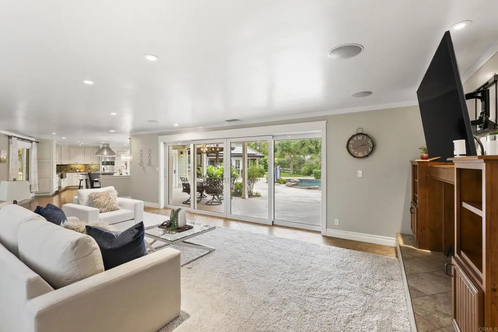 https://cdn.realtyfeed.com/cdn/127/306612509/23114afd652c62935bc337a37365c25e.webp