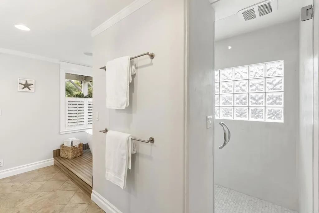 https://cdn.realtyfeed.com/cdn/127/306612509/43c894dd69cc4503337a8a39b404a64f.webp