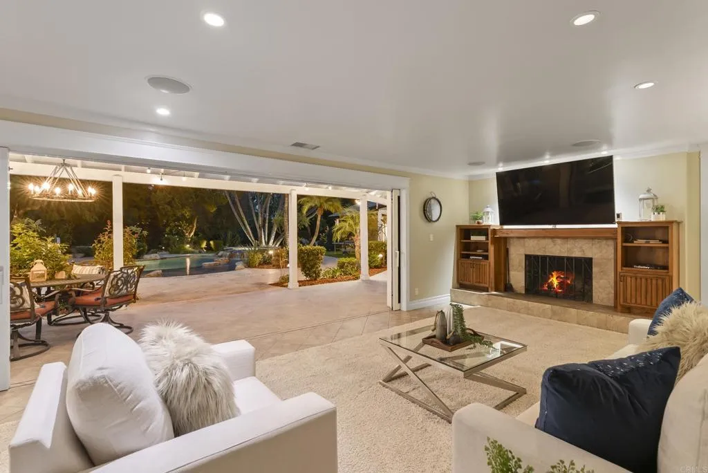 https://cdn.realtyfeed.com/cdn/127/306612509/4bc418e12520653af9c855e036c9e95b.webp