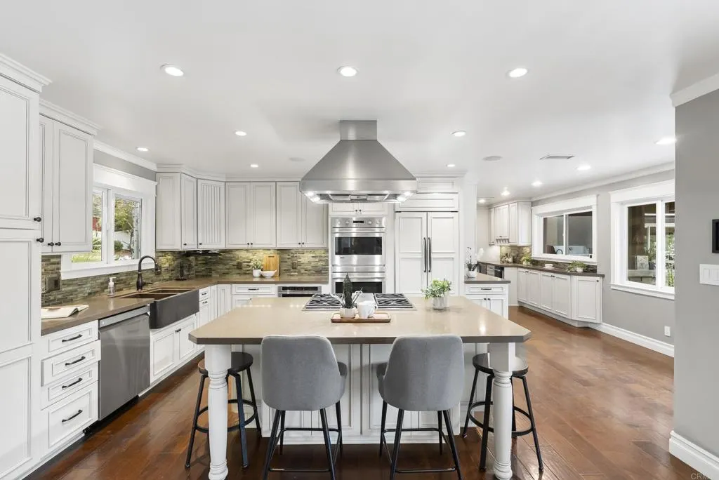 https://cdn.realtyfeed.com/cdn/127/306612509/8703c9d3fb236d262972ec4c5c59d7d6.webp