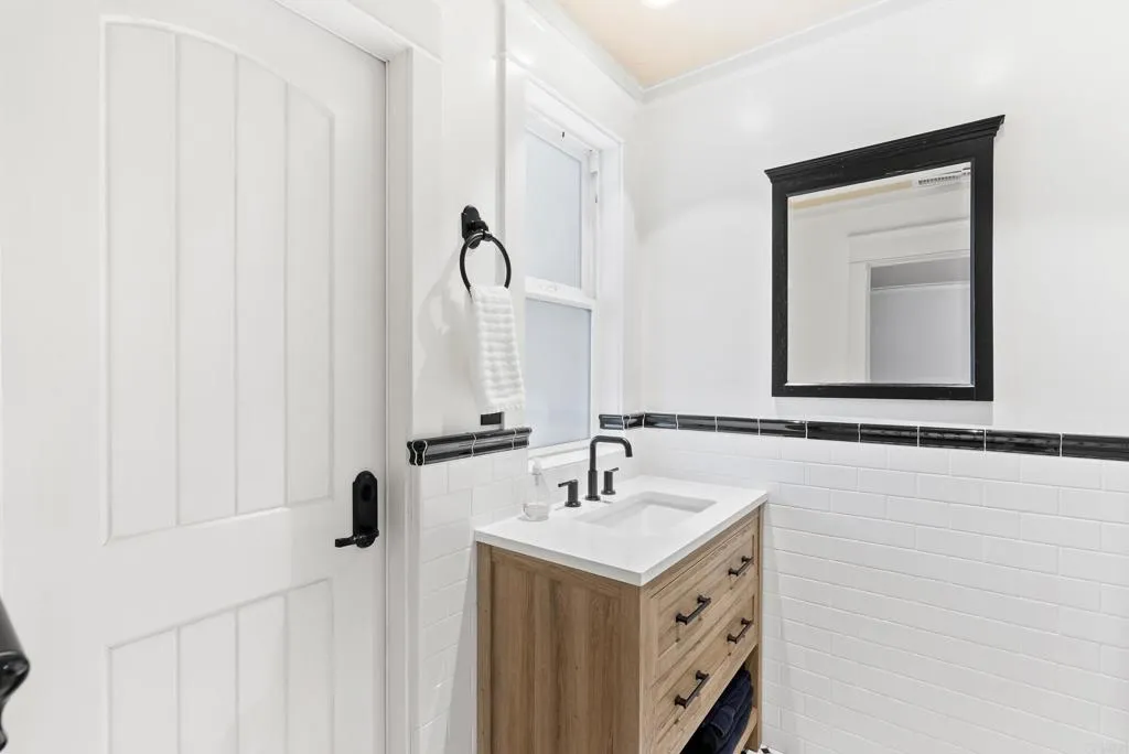 https://cdn.realtyfeed.com/cdn/127/306612509/a8106342b670dca2052f205b54524c70.webp
