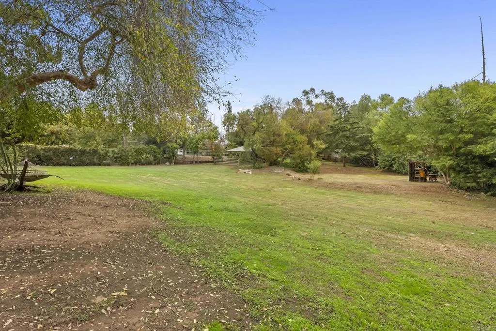 https://cdn.realtyfeed.com/cdn/127/306612509/ac0c9c74f4b6257c07eab79947c83201.webp