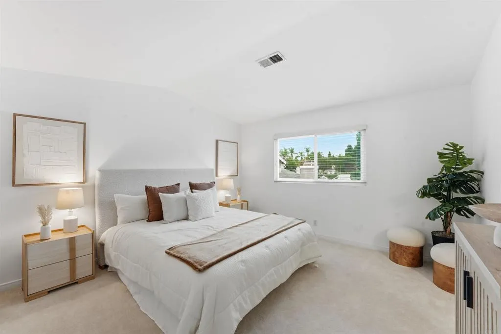 https://cdn.realtyfeed.com/cdn/127/306612640/cc550b20511e196392966ee871c4c7d2.webp