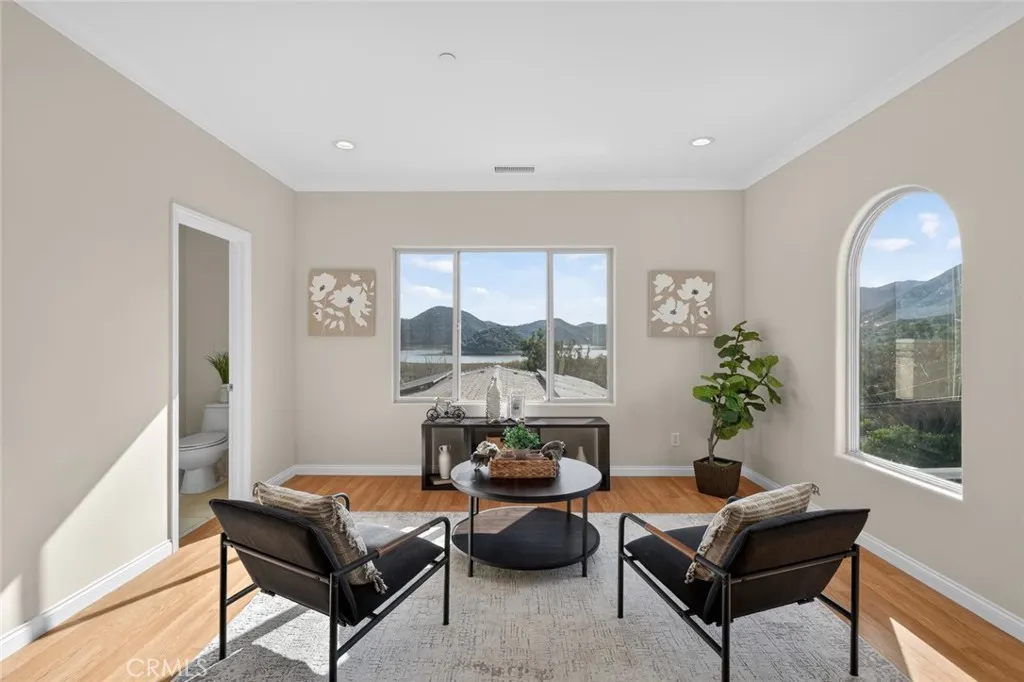 https://cdn.realtyfeed.com/cdn/127/306612699/2aaa1716cc39452cff9eb35c949ba492.webp