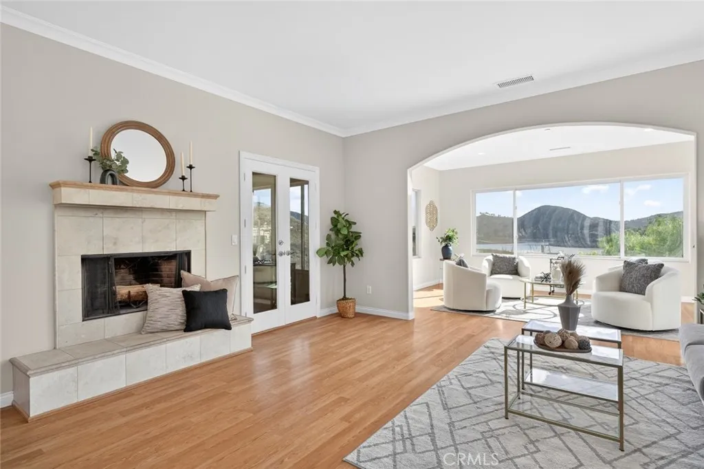 https://cdn.realtyfeed.com/cdn/127/306612699/849a2e951447c44d44afffb219e96513.webp