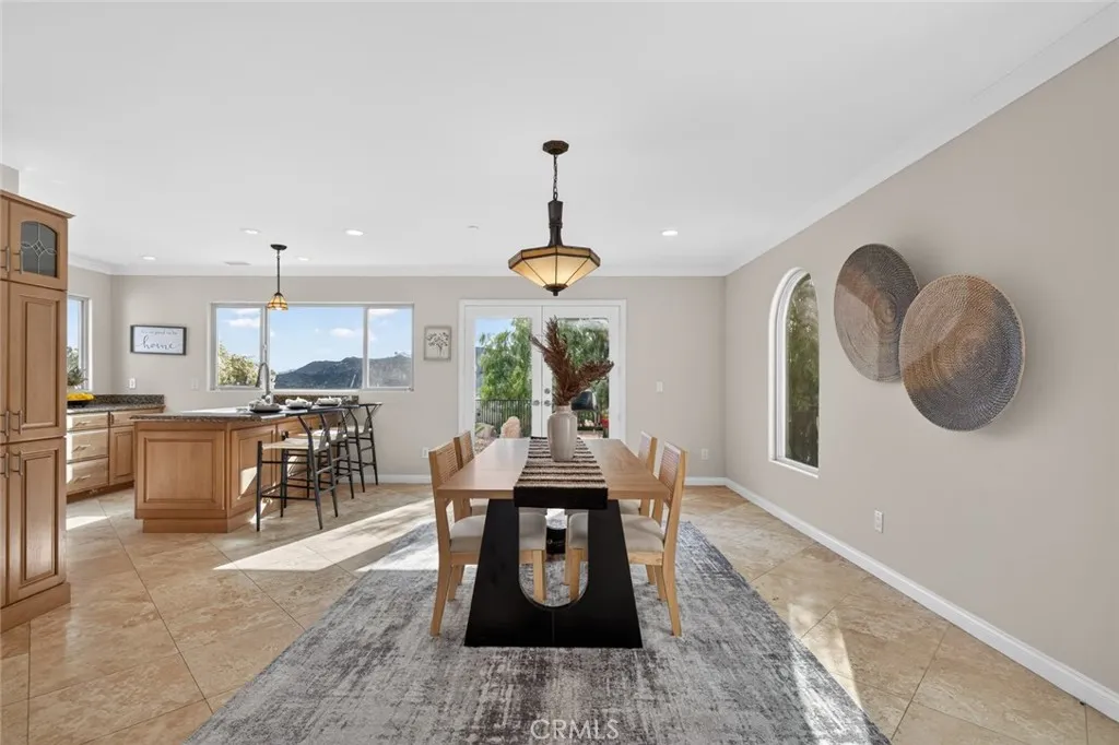 https://cdn.realtyfeed.com/cdn/127/306612699/864060b419f90f5957a774064ef22bb4.webp