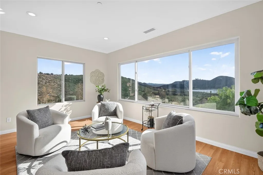 https://cdn.realtyfeed.com/cdn/127/306612699/aab17f10905d4cc63918632cfed8d1d2.webp