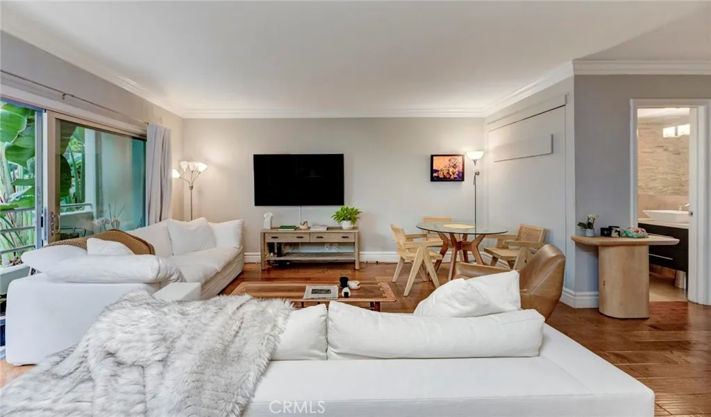 1131 Alta Loma Road Unit 221, West Hollywood, CA 90069 - Photo 4 of 33, West Hollywood, CA