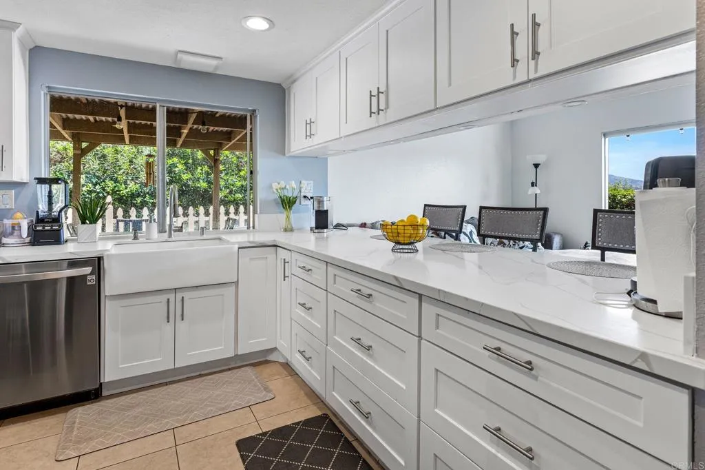 https://cdn.realtyfeed.com/cdn/127/306612869/0322e48dbeb78013e51c6ecce11f482b.webp