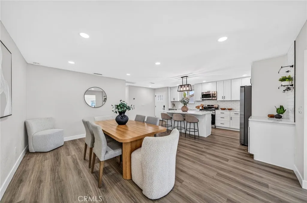 https://cdn.realtyfeed.com/cdn/127/306612930/00aaa176b1a8d57b72eb1ed5c89d2da6.webp
