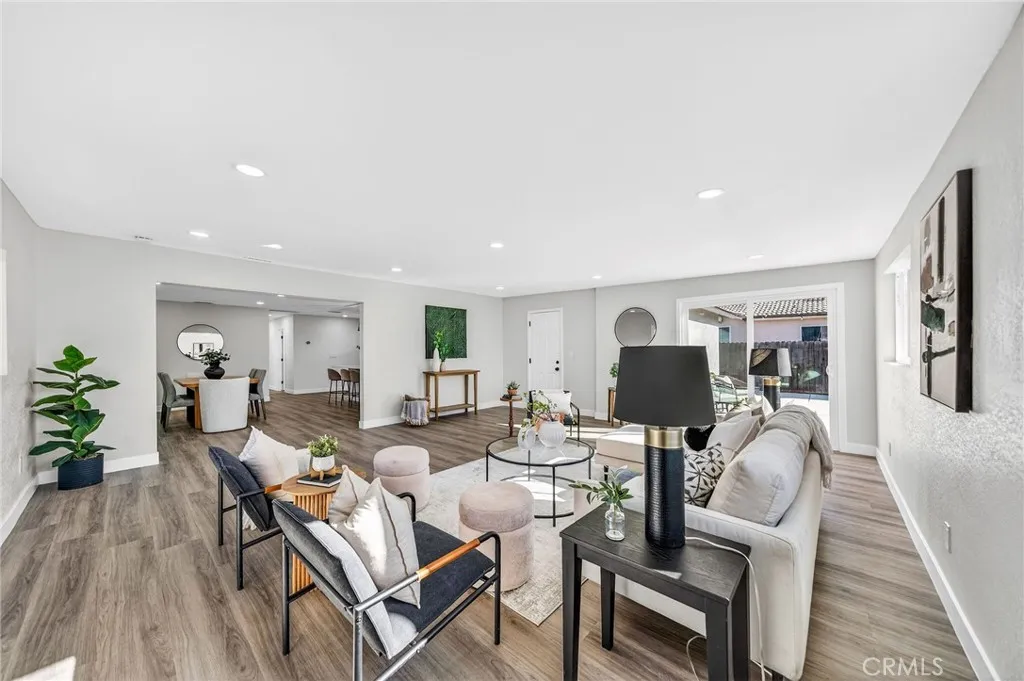 https://cdn.realtyfeed.com/cdn/127/306612930/0e704be99d2e5ac7940424f6e0ae3e4b.webp