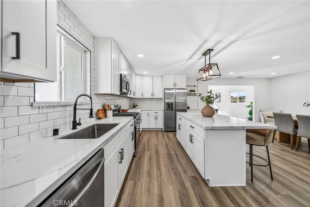 https://cdn.realtyfeed.com/cdn/127/306612930/1bea2f2e096e1c9c906084d3c11a7566.webp