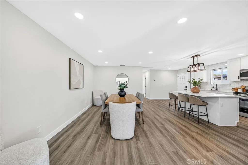 https://cdn.realtyfeed.com/cdn/127/306612930/2f18fe270d7dd02304c00ac1e15ab715.webp