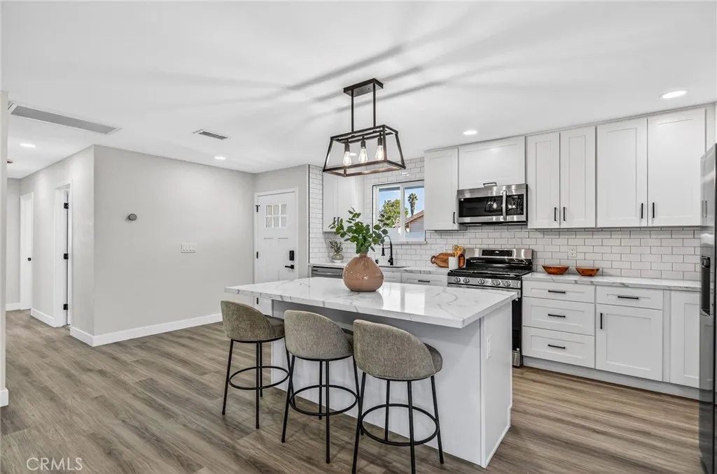 https://cdn.realtyfeed.com/cdn/127/306612930/365a931a743f0af204eda1ef2eeb2c66.webp