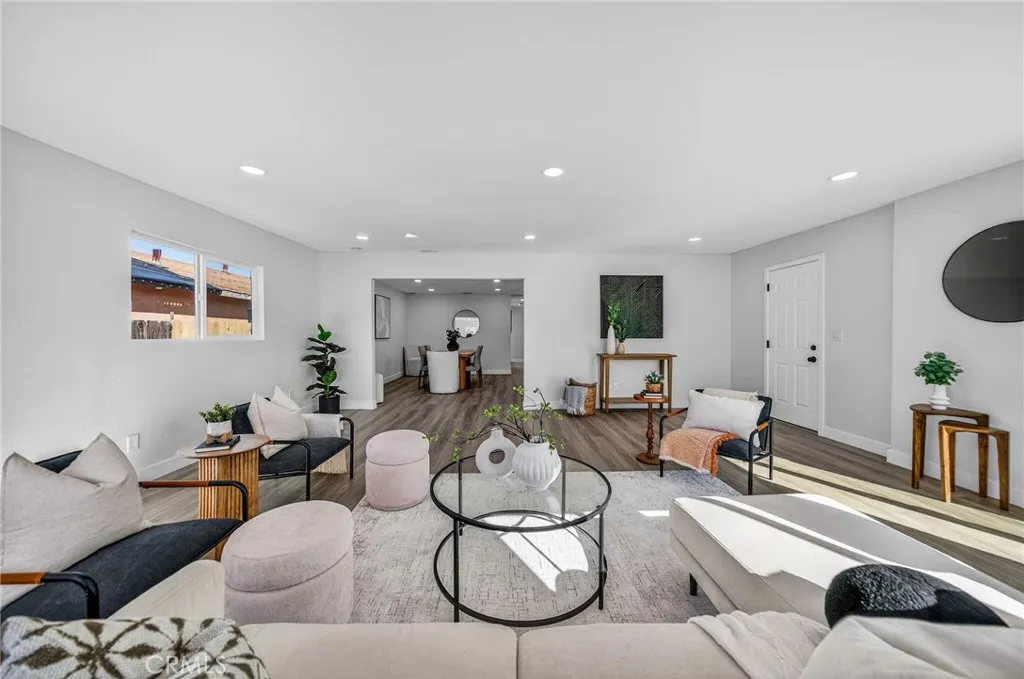 https://cdn.realtyfeed.com/cdn/127/306612930/64c07f2f02390ca9e16bd6bacb2bf088.webp