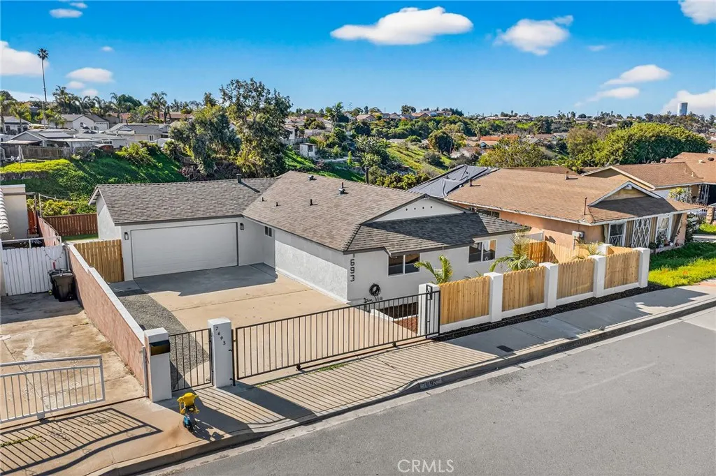 https://cdn.realtyfeed.com/cdn/127/306612930/6c48d9422a3462325df8004deed18661.webp