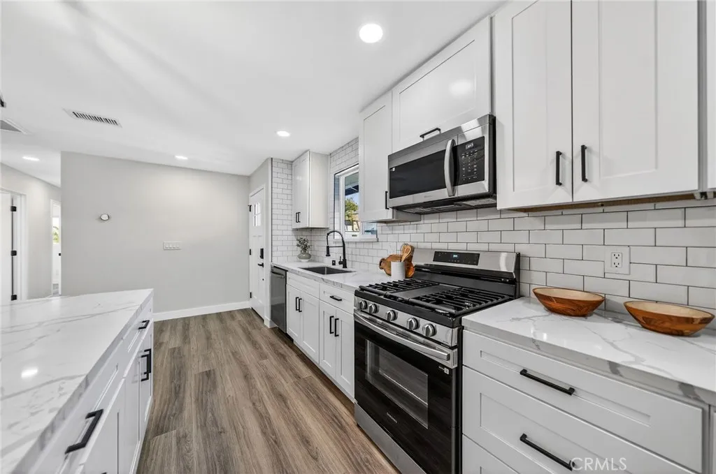 https://cdn.realtyfeed.com/cdn/127/306612930/75bfd0787892ca171e63bba4907e0460.webp