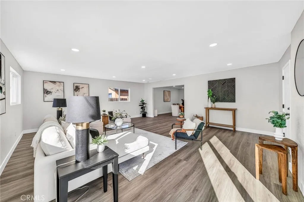 https://cdn.realtyfeed.com/cdn/127/306612930/a52086c2a4758bae7804389281b3a982.webp