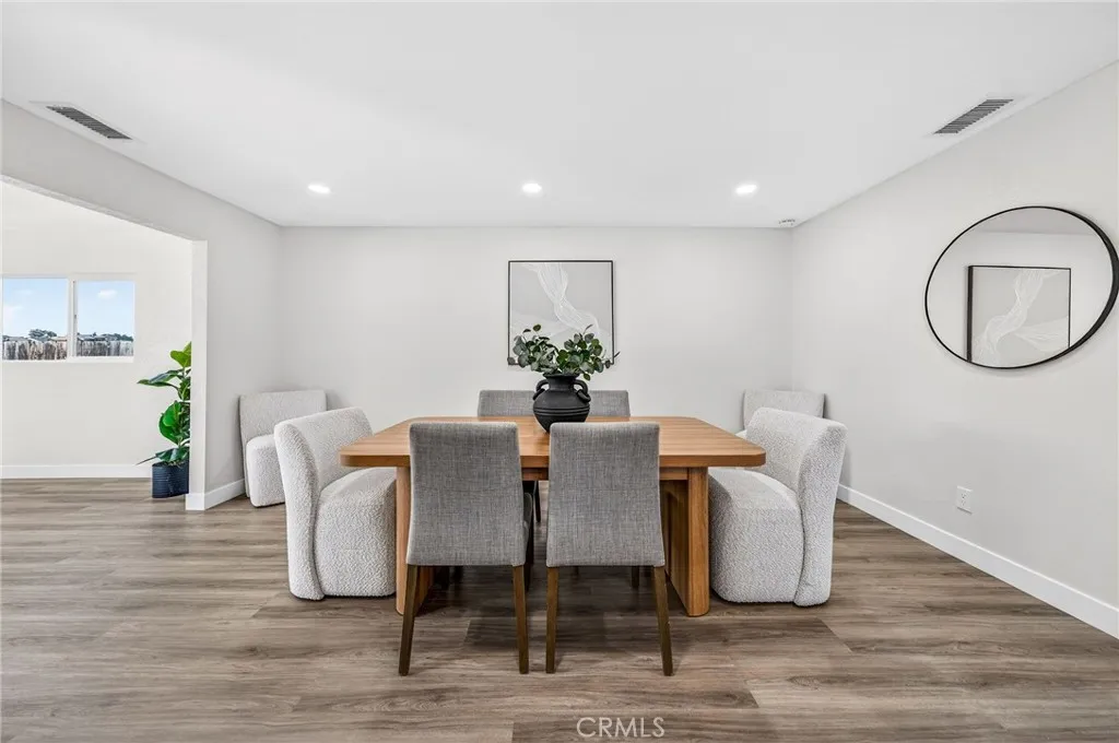 https://cdn.realtyfeed.com/cdn/127/306612930/b9f87787a93041c13d8ba4409c5c0772.webp