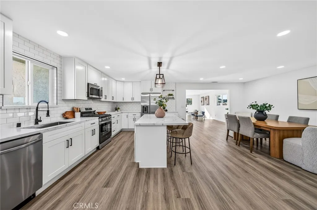 https://cdn.realtyfeed.com/cdn/127/306612930/da519671942479a4bf09d8f776b521c5.webp