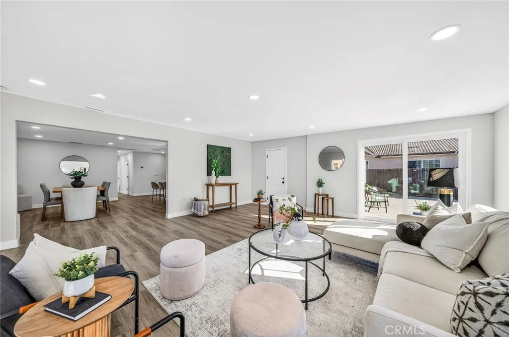 https://cdn.realtyfeed.com/cdn/127/306612930/dddcb4eaa0588eaec27064351055ad61.webp