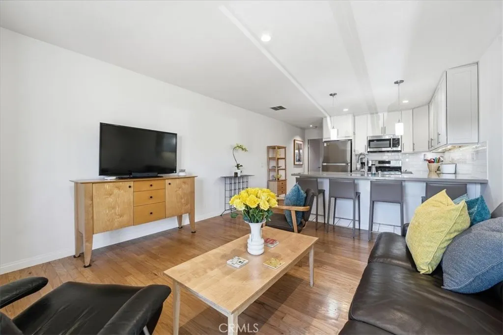 Photo #5: ND26002389 Listing: Photo #5