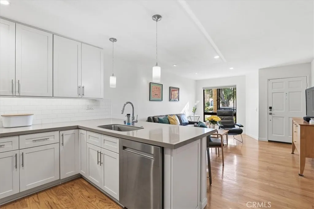 https://cdn.realtyfeed.com/cdn/127/306613111/638c7ccadf631379520e7d99eac4625f.webp