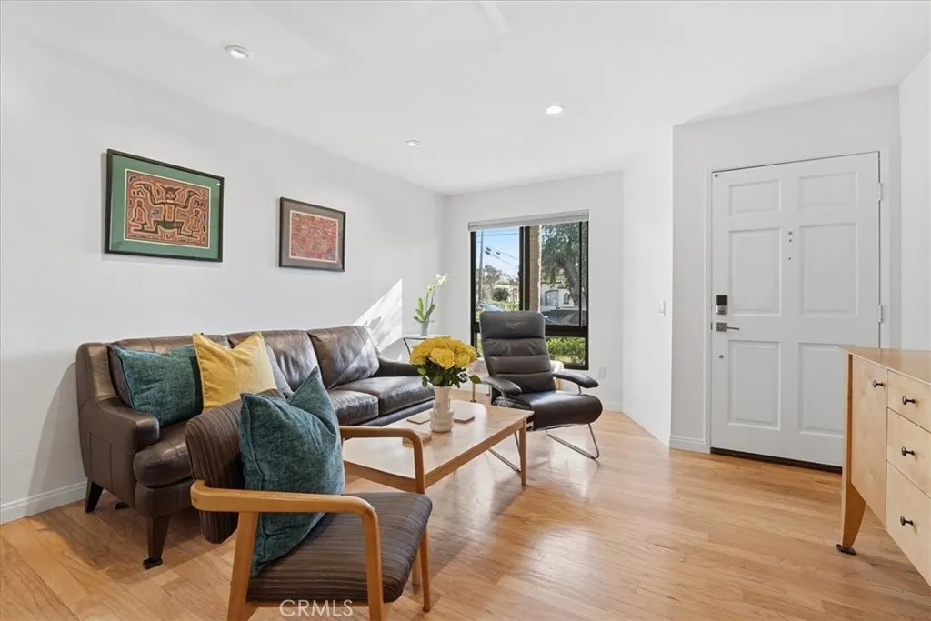 Photo #2: ND26002389 Listing: Photo #2