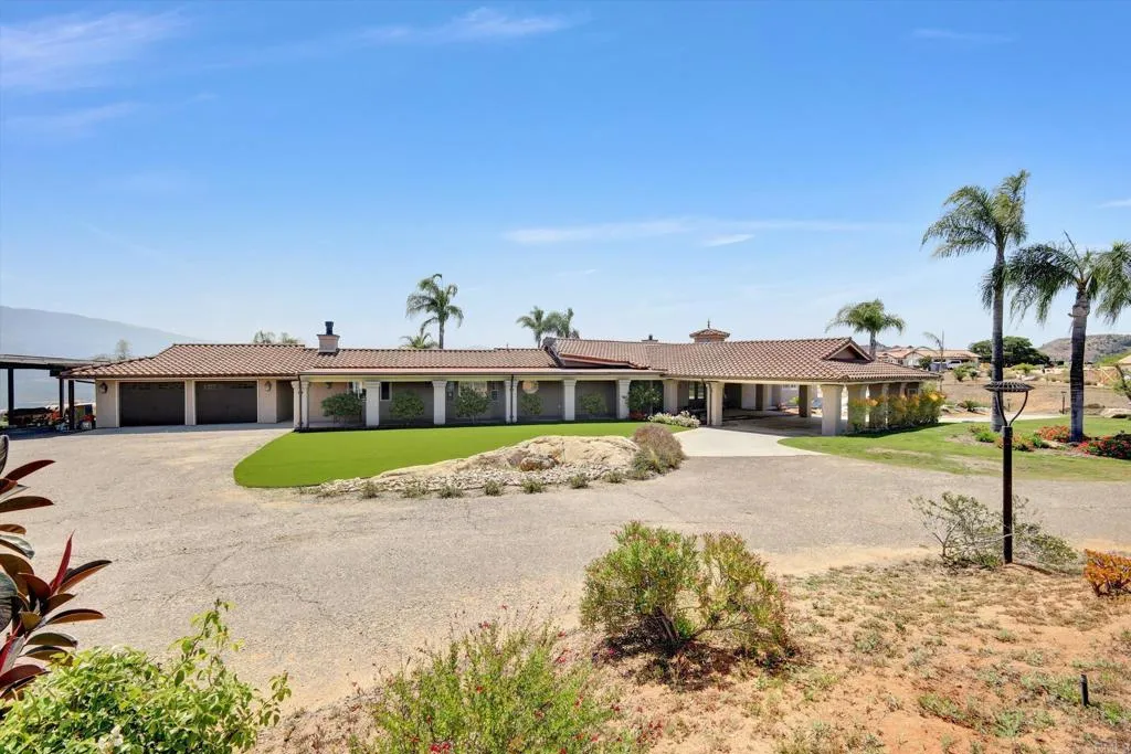 https://cdn.realtyfeed.com/cdn/127/306613114/0288be78a87c0e33cb5695b3d19d2e0b.webp