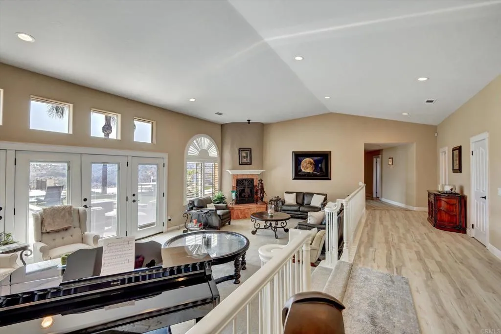 https://cdn.realtyfeed.com/cdn/127/306613114/0baed38d4208ab97feb724406e01509f.webp