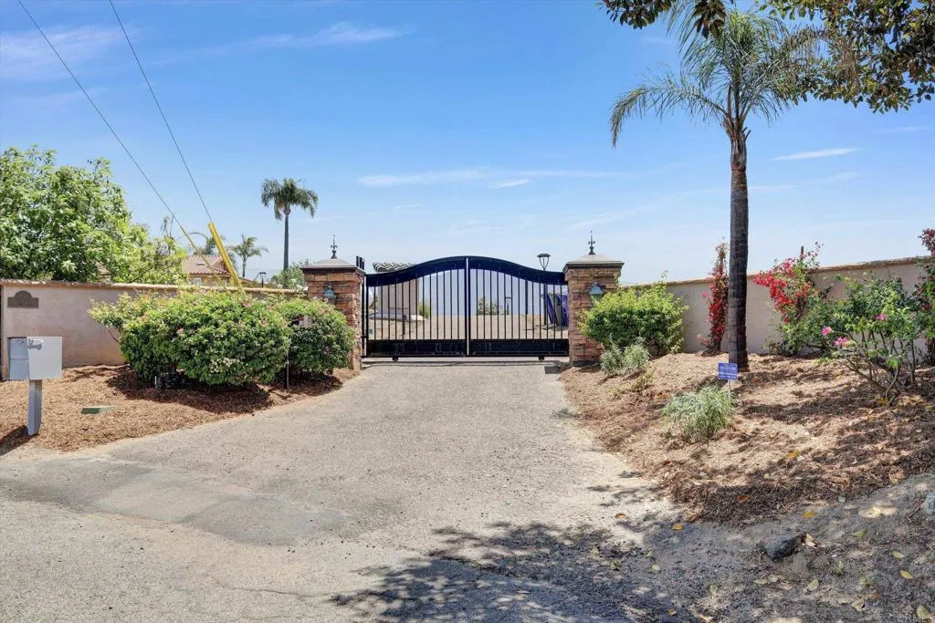 https://cdn.realtyfeed.com/cdn/127/306613114/26a80ed510e078197bda1ba9bc0cf7fb.webp