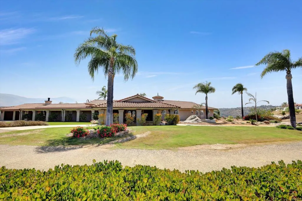 https://cdn.realtyfeed.com/cdn/127/306613114/595be16e82305bdbd1c9367f4315d386.webp