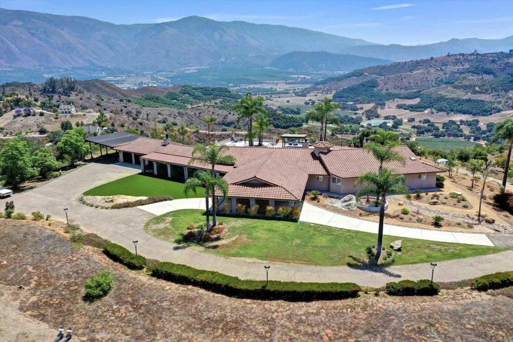 https://cdn.realtyfeed.com/cdn/127/306613114/5b266135187fac906279e4d725f3326a.webp