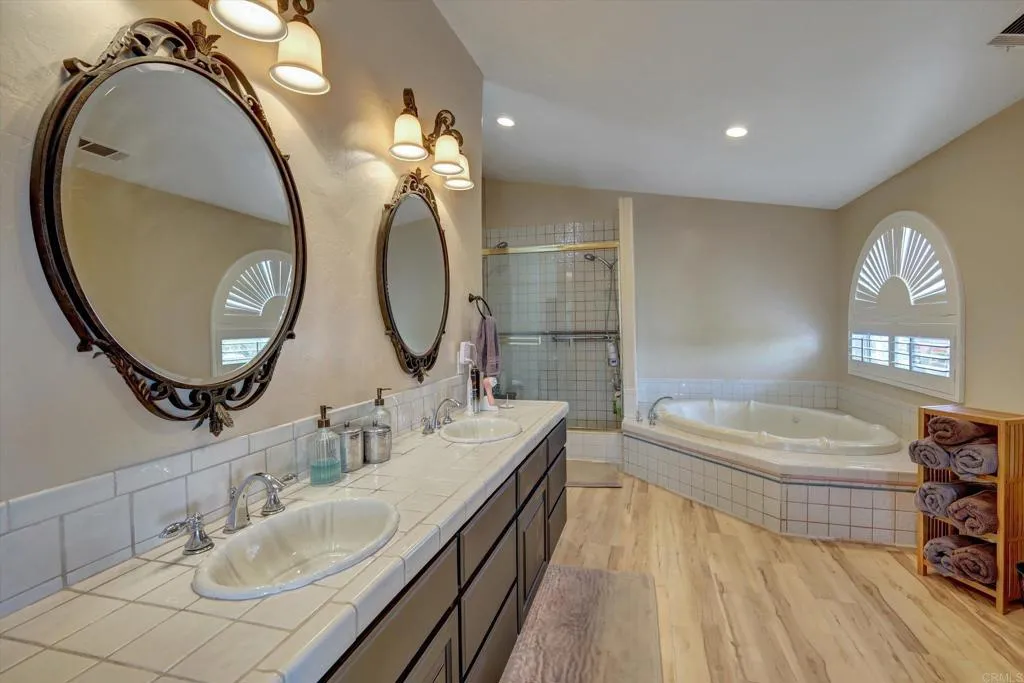 https://cdn.realtyfeed.com/cdn/127/306613114/9648c6721783ffbaa63d8037588ace7d.webp