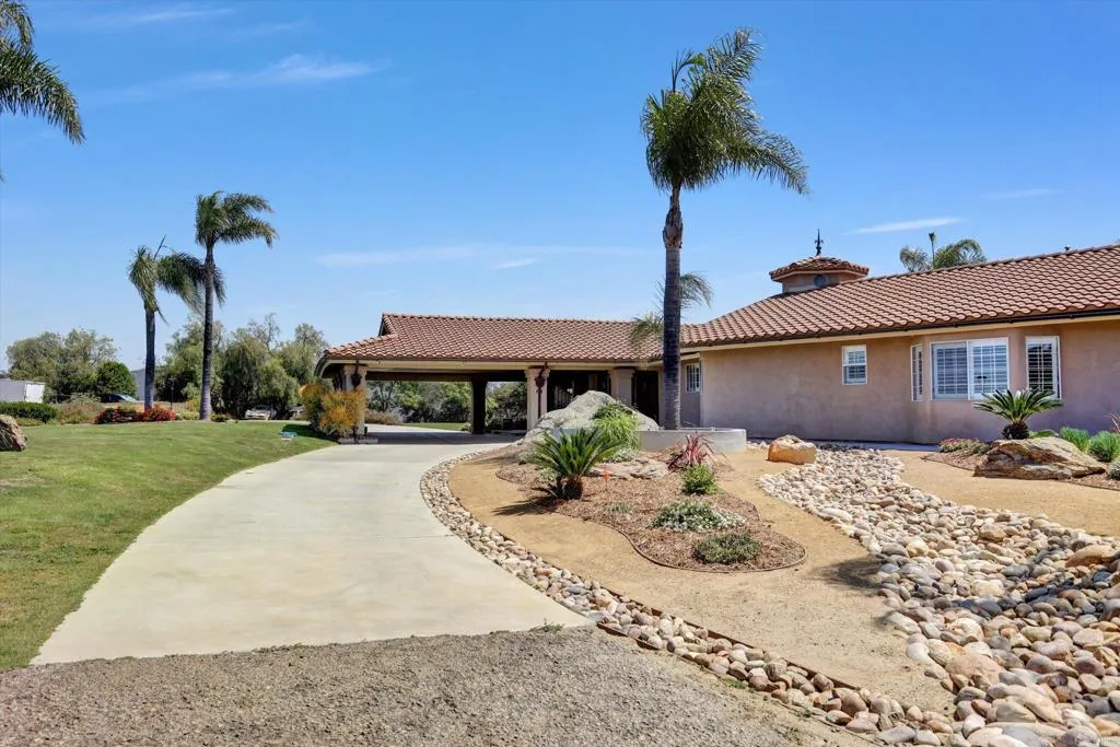 https://cdn.realtyfeed.com/cdn/127/306613114/cb7d3a2151357be539fb713ada1fe8fd.webp