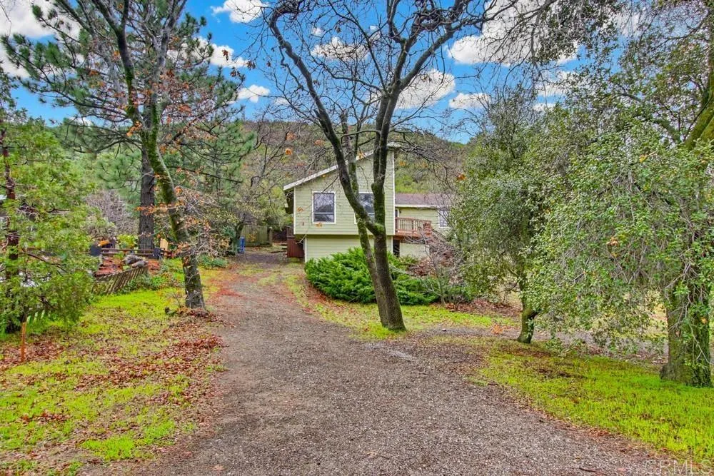 https://cdn.realtyfeed.com/cdn/127/306613127/05599055e5ef4a9890cadbda187ee95b.webp